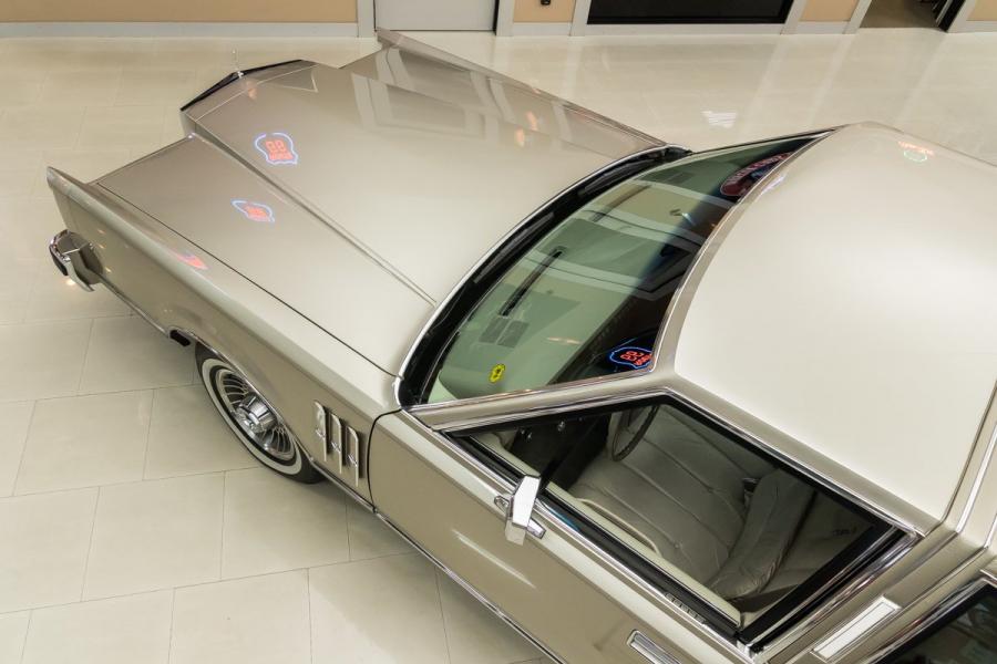 Детали экстерьера Lincoln Continental Mark VI Sedan 1980 года  (фото 30 из 111)